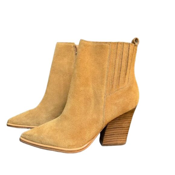 NWOB Marc Fisher Mariel Beige Suede Pointed Toe Block Heel Ankle Boots Size 5M - Picture 1 of 5